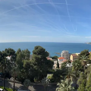 https://hotel-petit-royal-ospedaletti.hotelitalianriviera.com