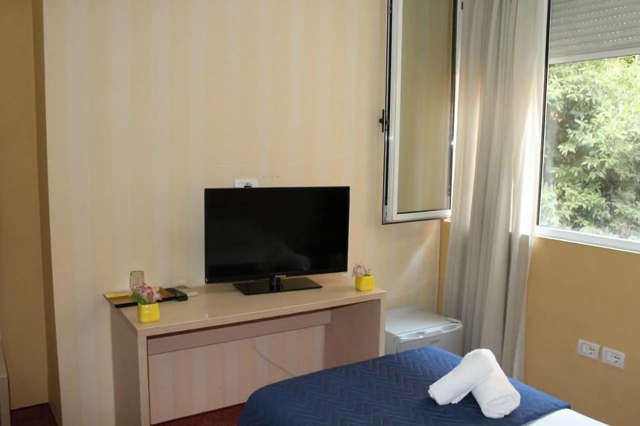 Signature Idea Hotel Тирана